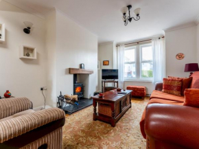 Pass the Keys Cosy 2 bedroom Victorian home and indoor fireplace
